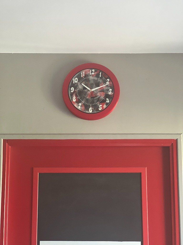 Horloge Ronde avec le contour plus large