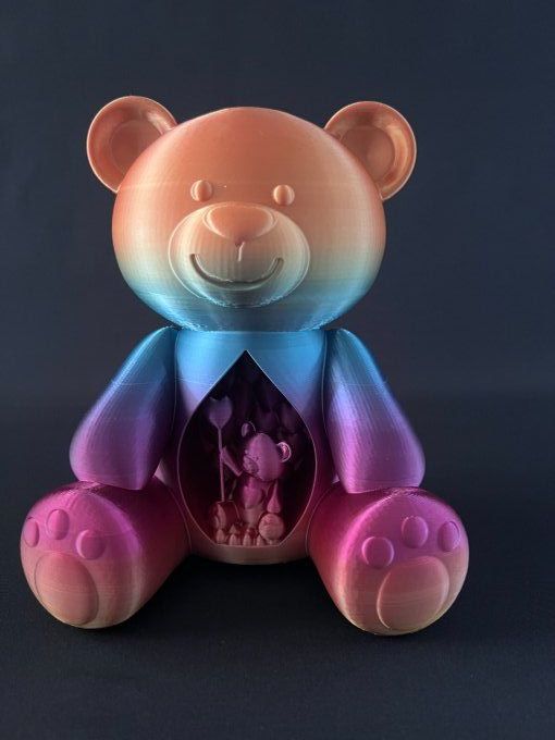 Ourson décor dans le ventre