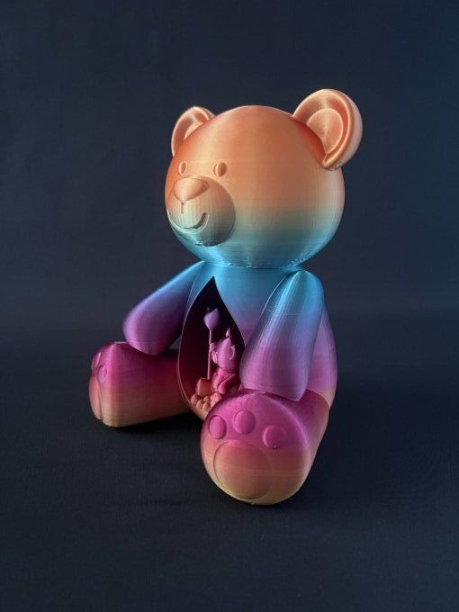 Ourson décor dans le ventre