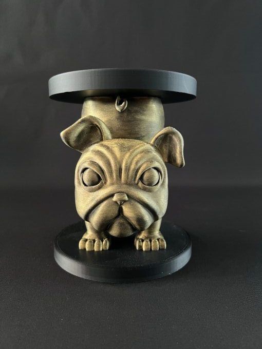 Bulldog anglais avec plateau
