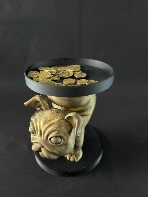 Bulldog anglais avec plateau